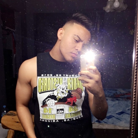 Meet your Posher, Luis - Picture 1 of 1